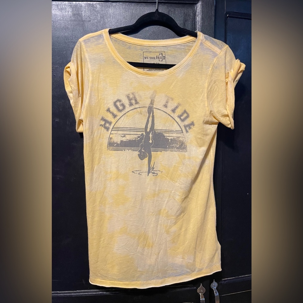 We The Free High Tide Graphic Tee size Medium